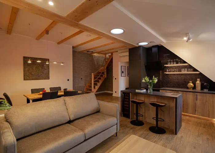 Chrobrego アパートホテル グニェズノ